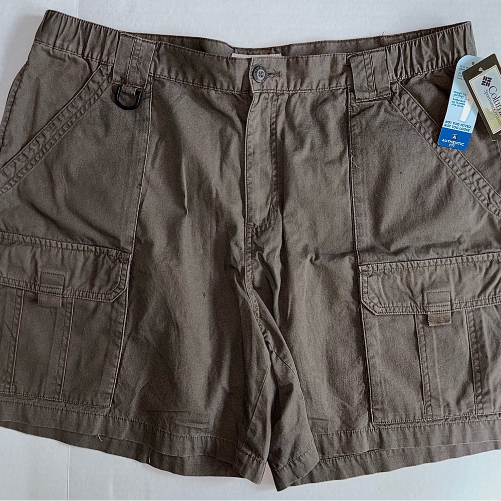 NWT Columbia Putty Brown Cargo Shorts with Relaxed Fit